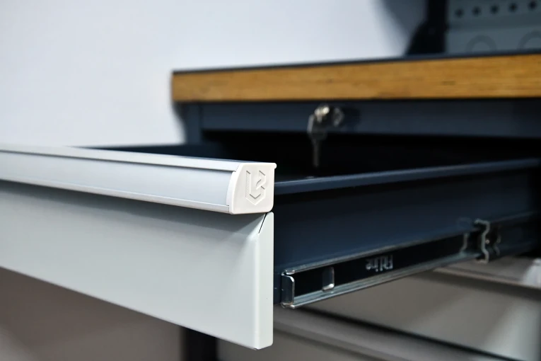 Верстак FBK 1551.13.3 купить в Белгороде Верстак FBK 1551.13.3 купить в Белгороде