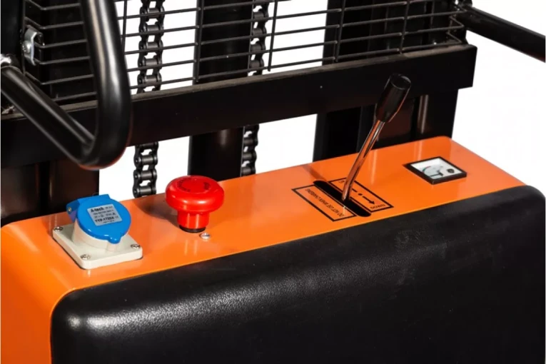 Штабелер электрический самоходный 1 т - 2,5 м Вилы: 1150 , Гелевая АКБ, CL1025J SIBLINE купить в Белгороде Штабелер электрический самоходный 1 т - 2,5 м Вилы: 1150 , Гелевая АКБ, CL1025J SIBLINE купить в Белгороде