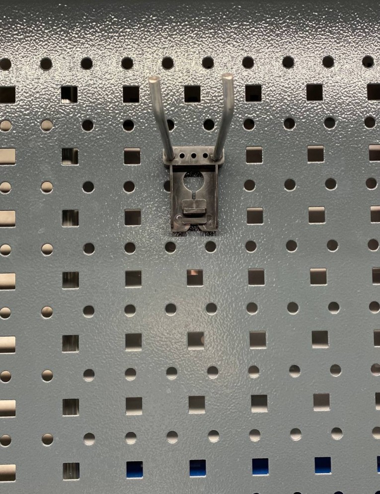 Крючок двойной 100 мм купить в Белгороде