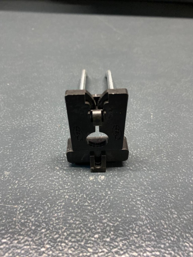 Крючок двойной 100 мм купить в Белгороде