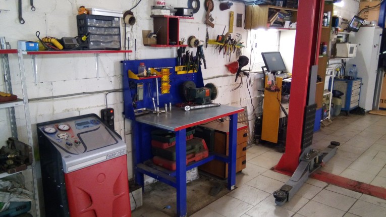 Верстак-стол бестумбовый ВП-1 с экраном купить в Белгороде Верстак-стол бестумбовый ВП-1 с экраном купить в Белгороде