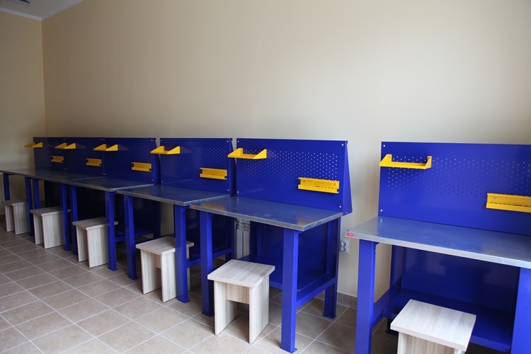 Верстак-стол бестумбовый ВП-1 с экраном купить в Белгороде Верстак-стол бестумбовый ВП-1 с экраном купить в Белгороде