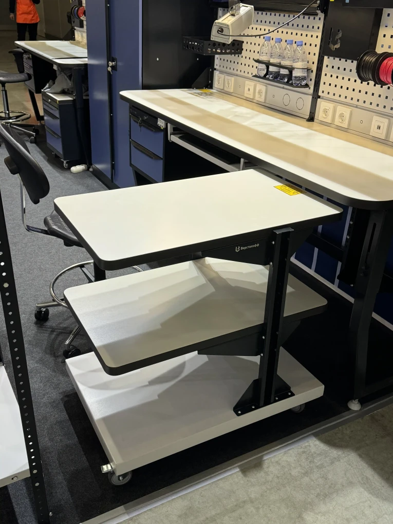 Подкатной антистатический стол SPC A купить в Белгороде Подкатной антистатический стол SPC A купить в Белгороде