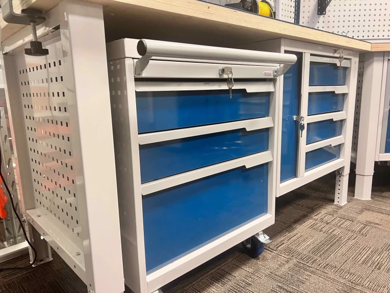 Стол-верстак Craft 2202.S4L34.24-2 купить в Белгороде Стол-верстак Craft 2202.S4L34.24-2 купить в Белгороде