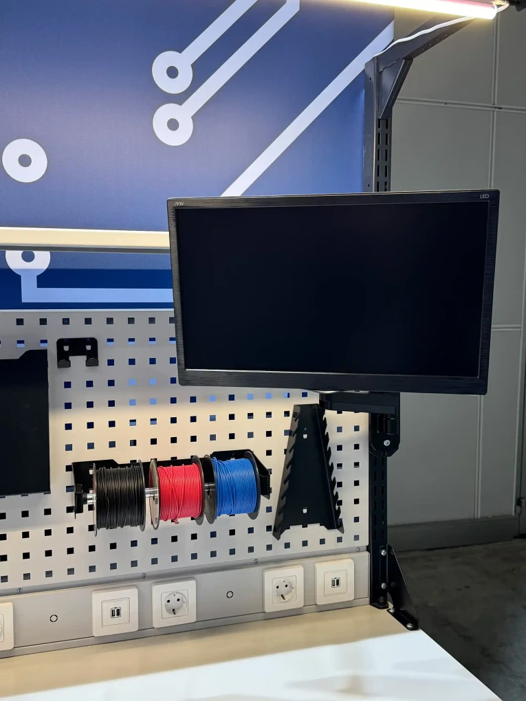 Кронштейн для монитора DBL купить в Белгороде Кронштейн для монитора DBL купить в Белгороде